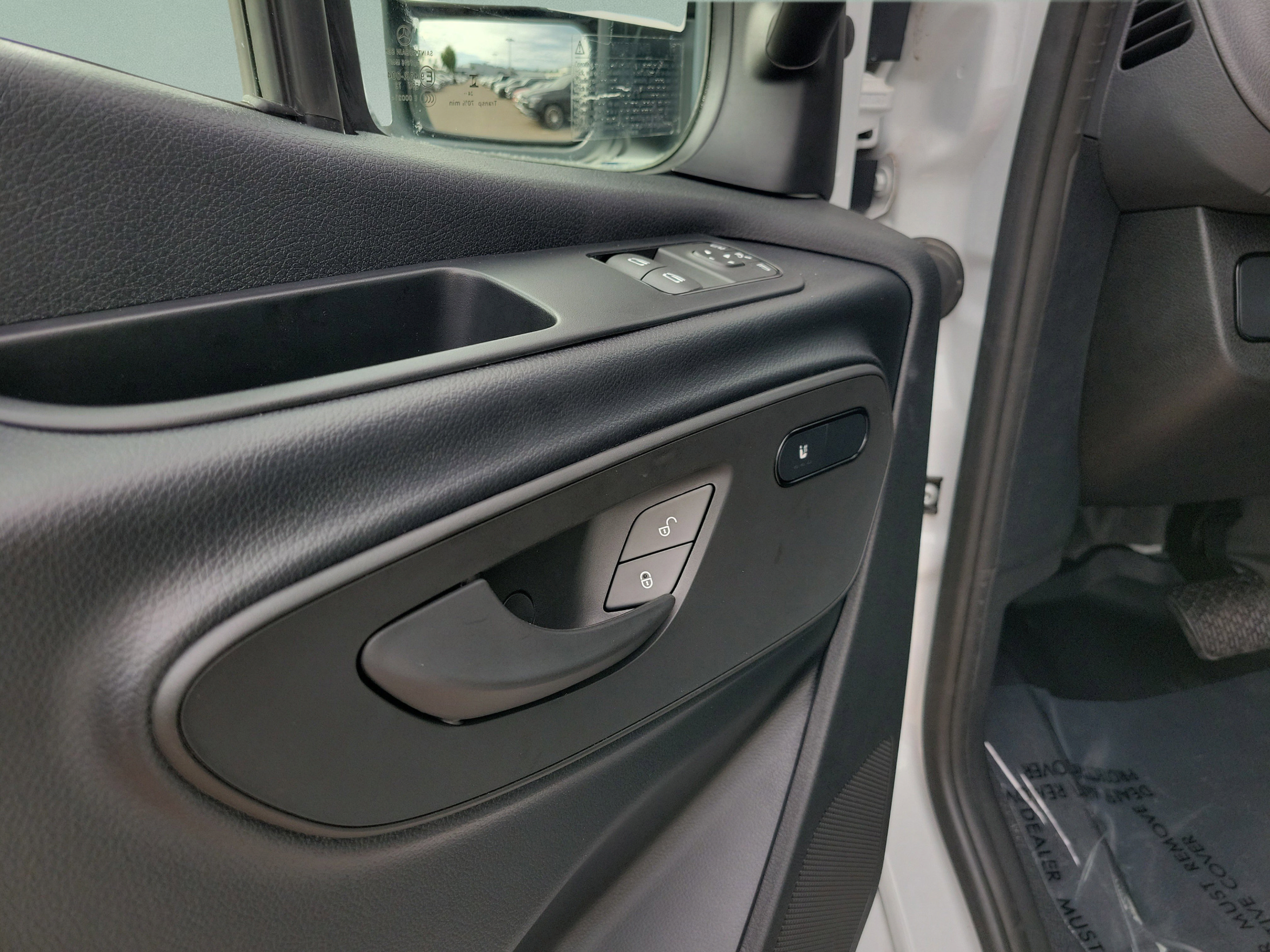 Used 2025 Mercedes-Benz Sprinter 2500 image 18