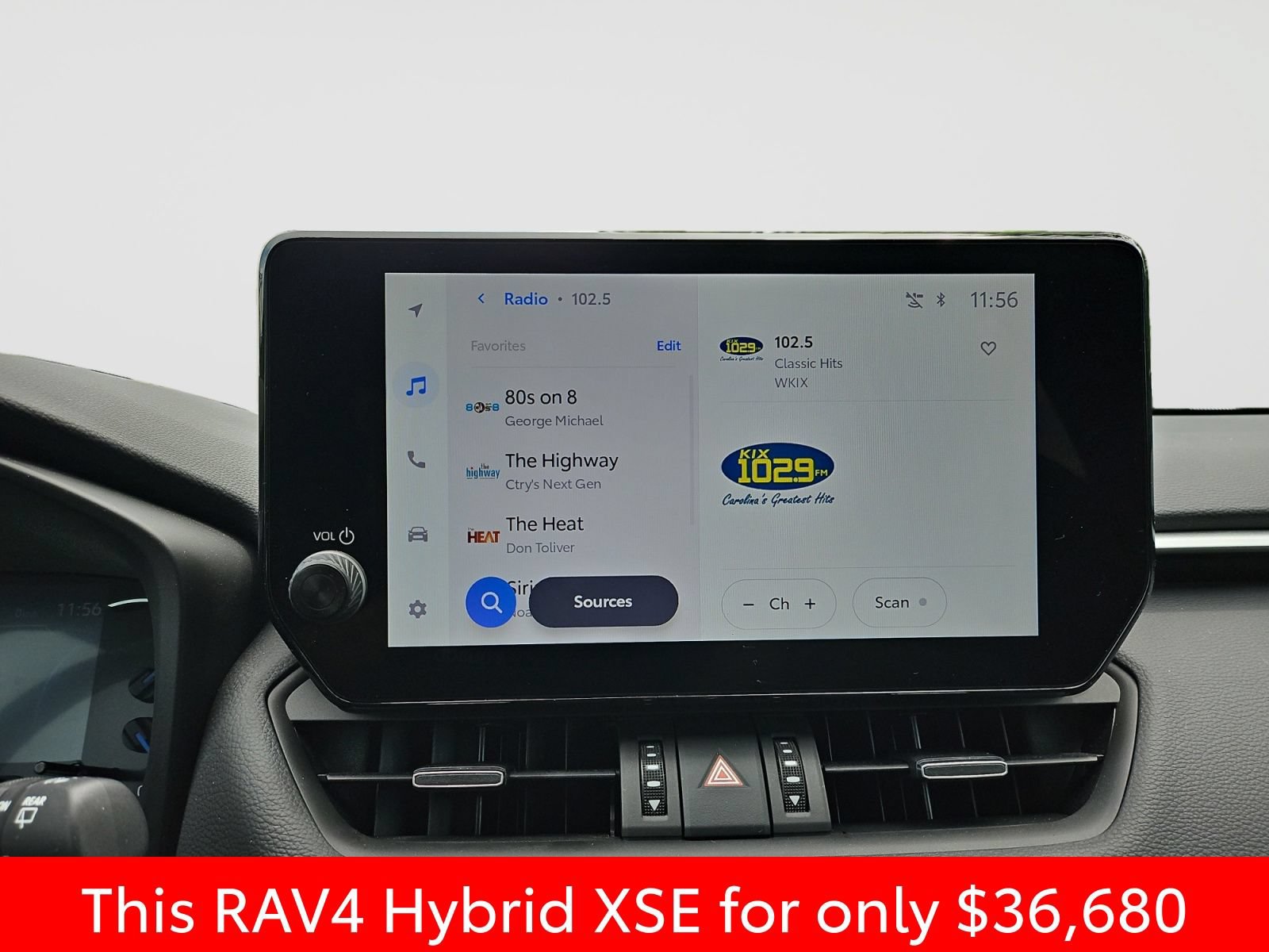 Used 2024 Toyota RAV4 XSE AWD/4WD image 27