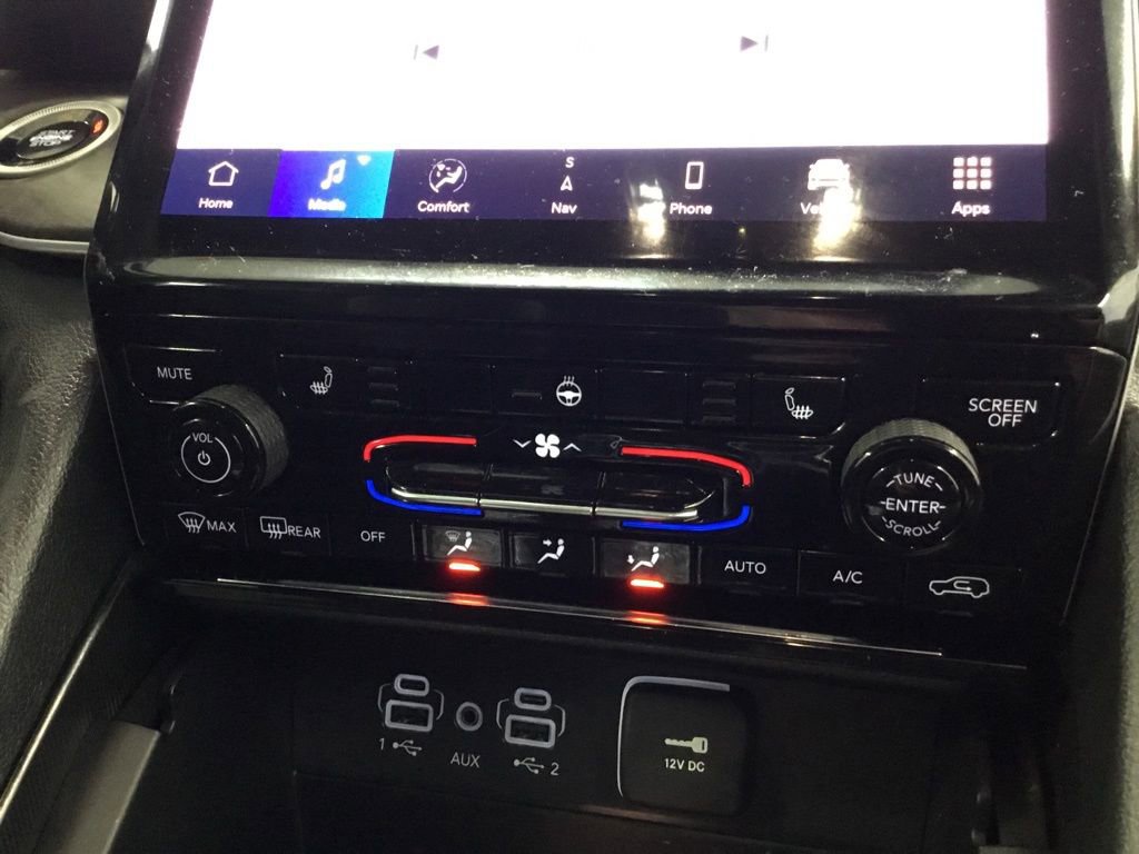 Used 2024 Jeep Grand Cherokee Limited image 30