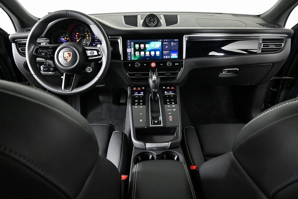 Certified 2026 Porsche Macan AWD/4WD image 19