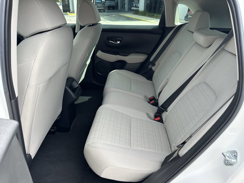 Used 2025 Honda HR-V LX image 17