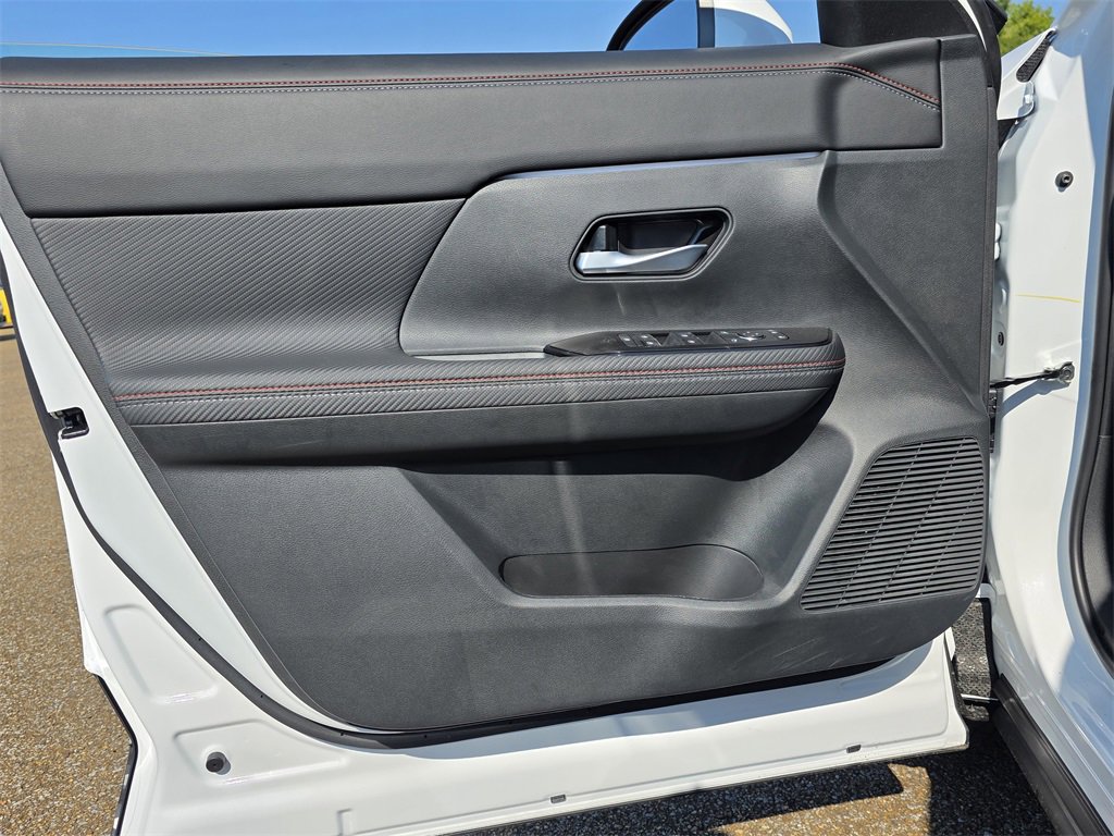 New 2025 Nissan Kicks SR w/ SR Premium Package image 14