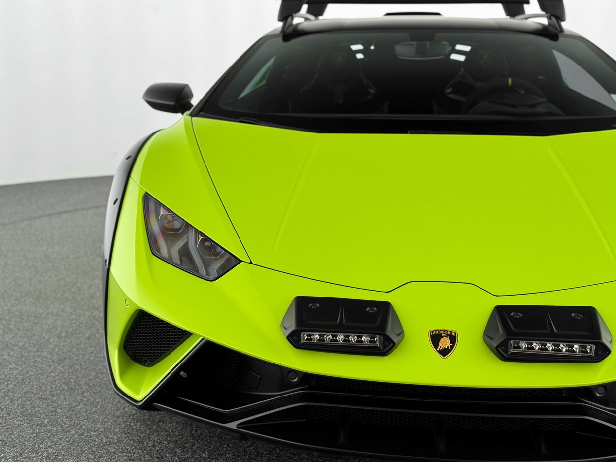 Used 2023 Lamborghini Huracan Sterrato image 36