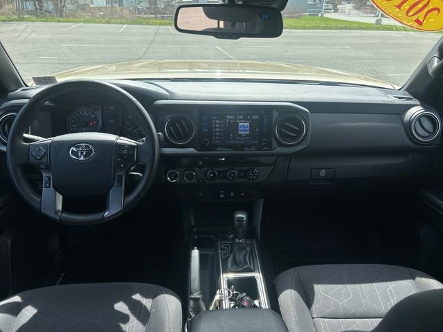 Used 2018 Toyota Tacoma TRD Off-Road image 12