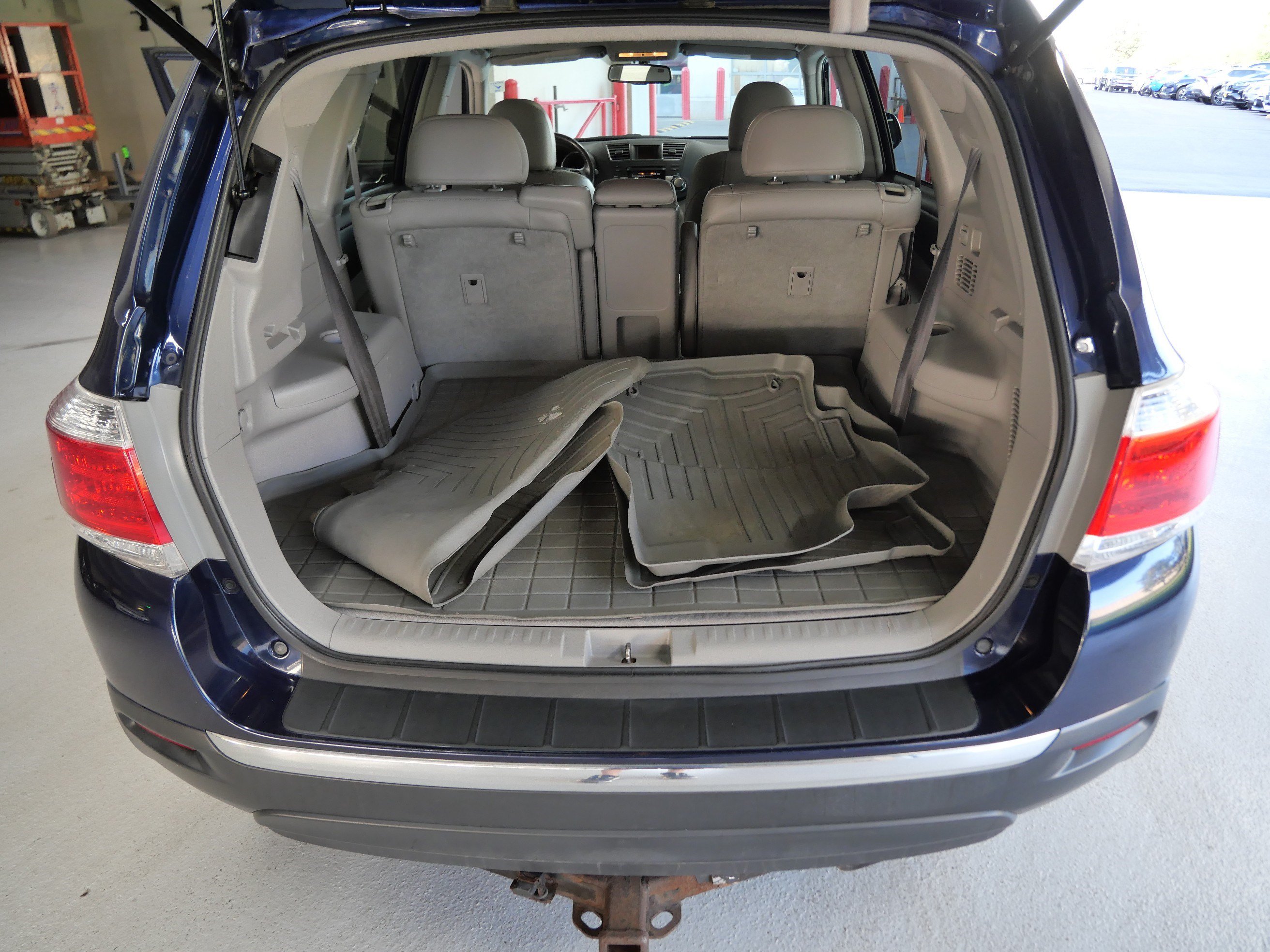 Used 2012 Toyota Highlander Limited w/ Tow Pkg AWD/4WD image 18