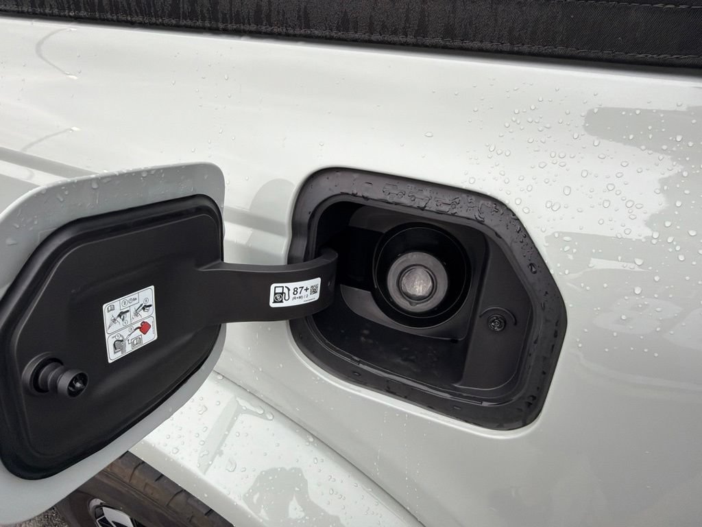 Used 2023 Ford Bronco Outer Banks AWD/4WD image 46