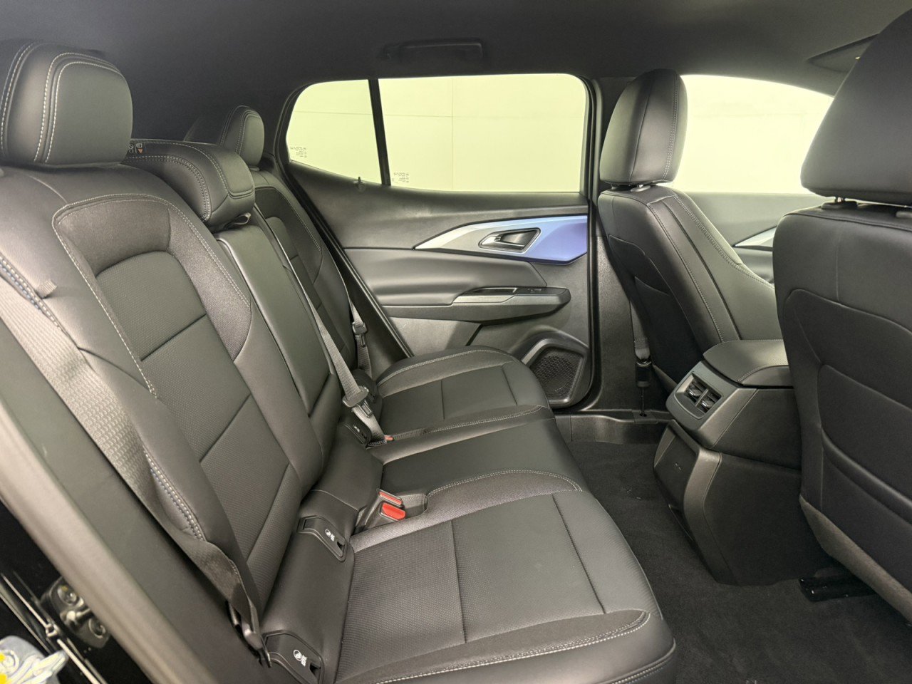 Used 2026 Chevrolet Equinox EV LT image 11