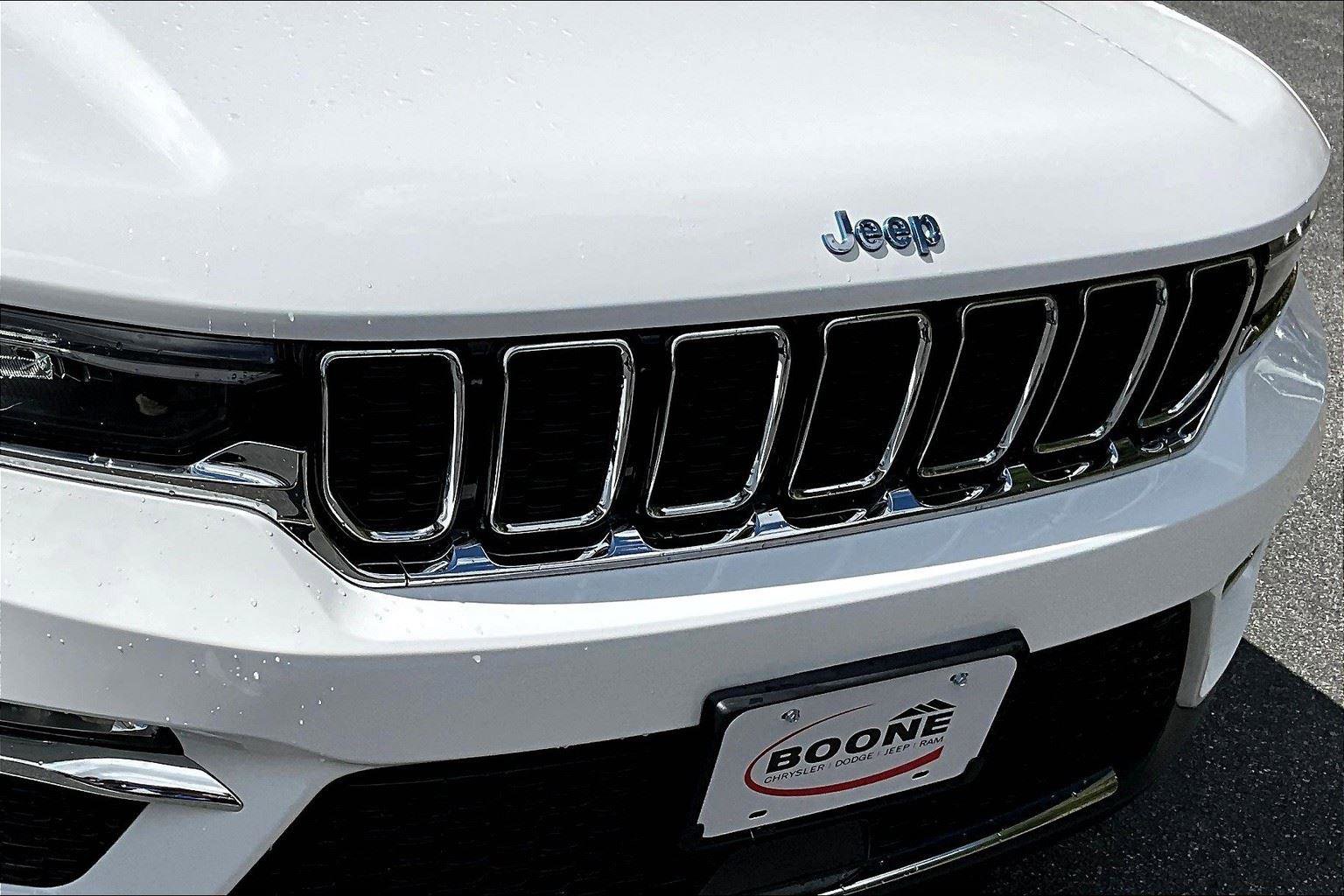 Used 2023 Jeep Grand Cherokee 4WD 4xe image 29