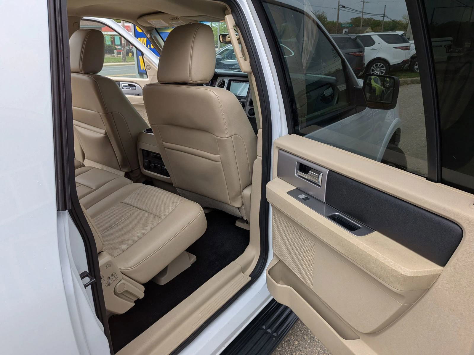 Used 2017 Ford Expedition EL XLT w/ Equipment Group 202A image 39