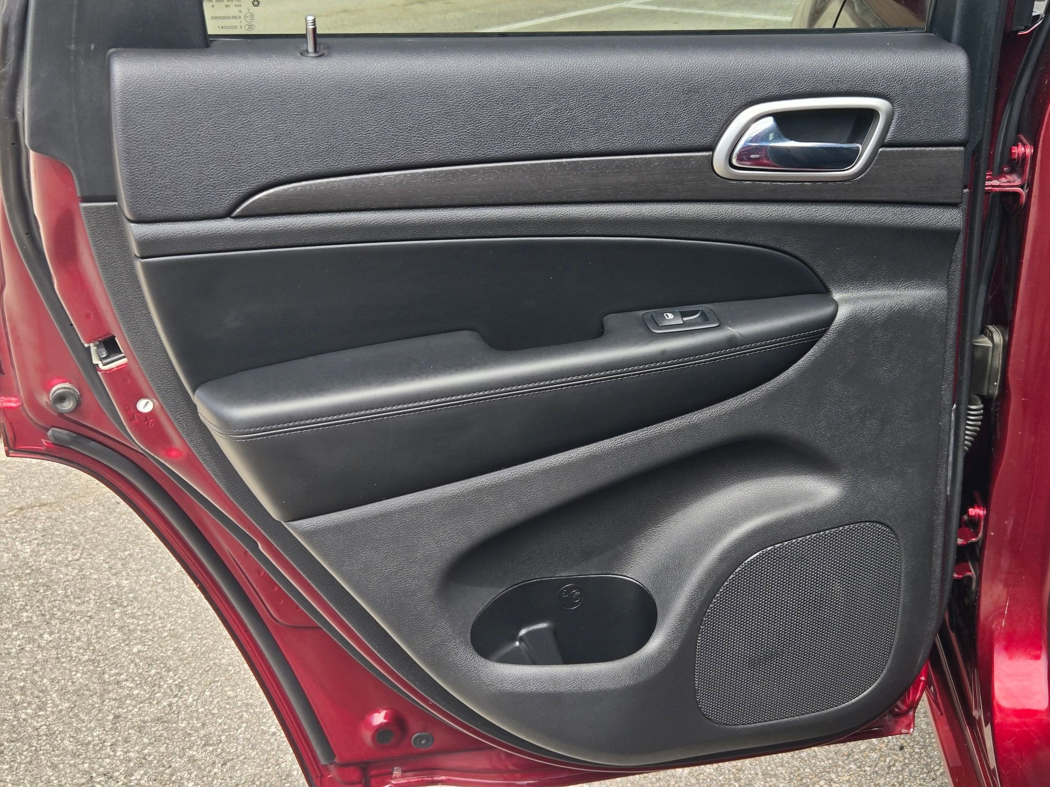 Used 2018 Jeep Grand Cherokee Altitude image 15