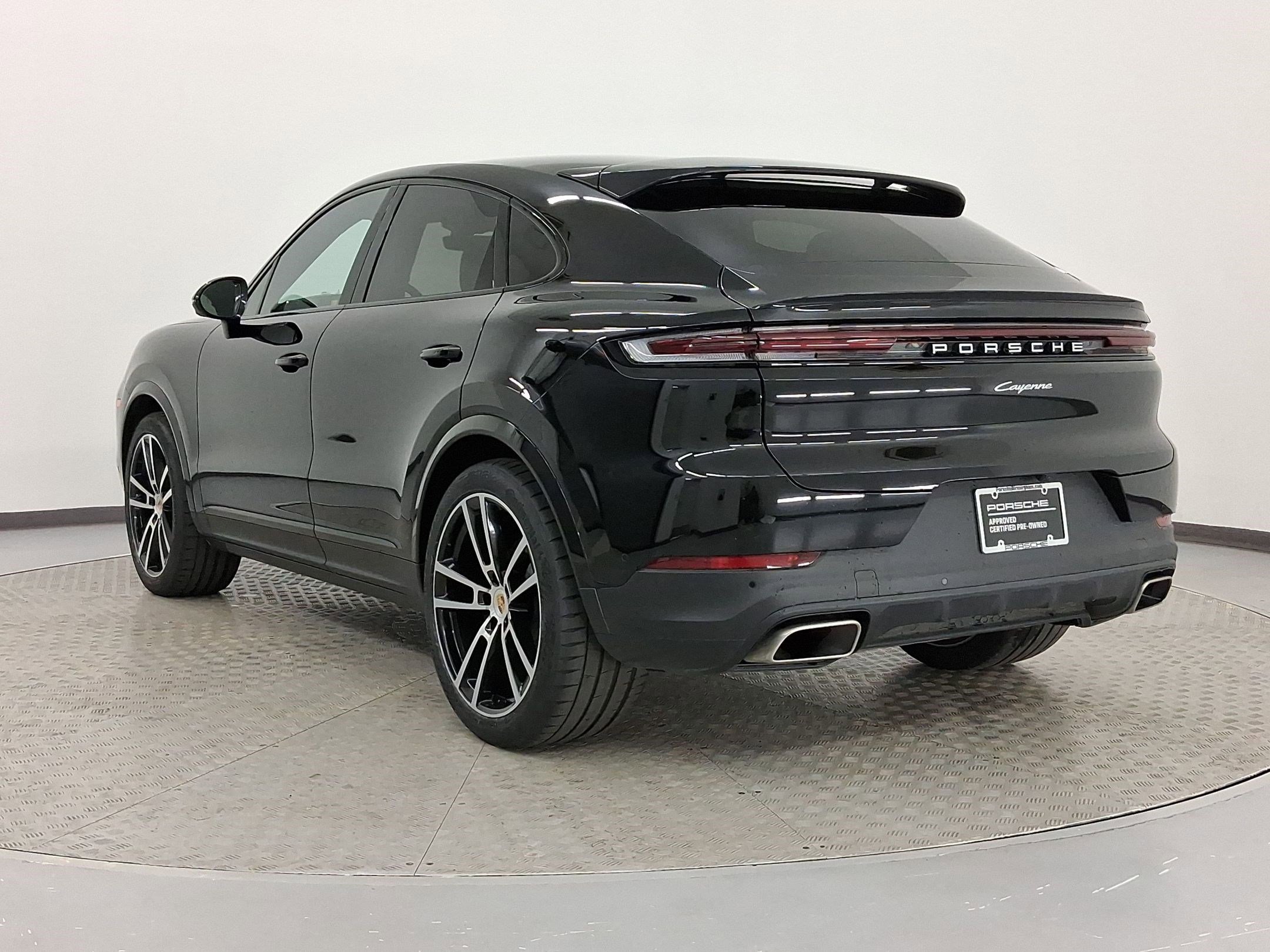 Certified 2024 Porsche Cayenne Coupe image 3