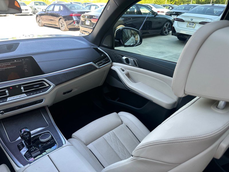 Used 2021 BMW X5 M50i image 29