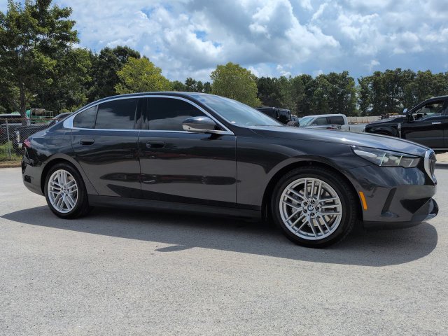 Used 2024 BMW 530i RWD image 2