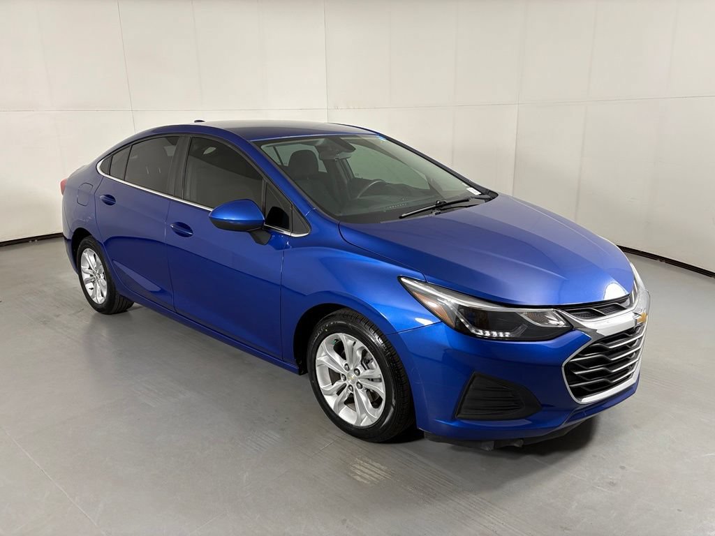 Certified 2019 Chevrolet Cruze LT w/ Convenience Package FWD image 2