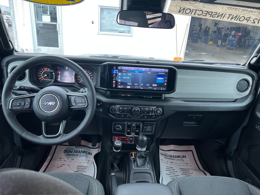 Used 2025 Jeep Wrangler Unlimited Sport AWD/4WD image 15