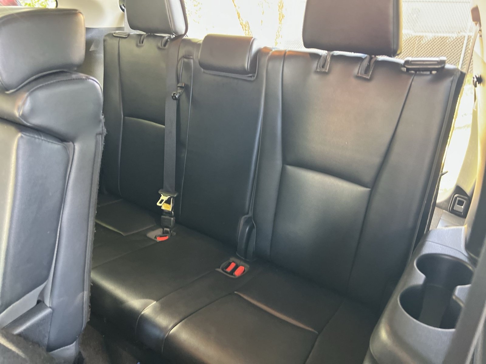 Used 2022 Toyota Highlander XLE AWD/4WD image 24