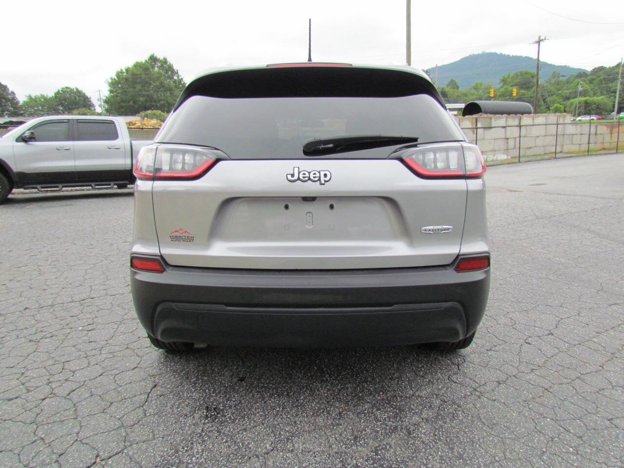 Used 2019 Jeep Cherokee Latitude w/ Popular Appearance Group image 6