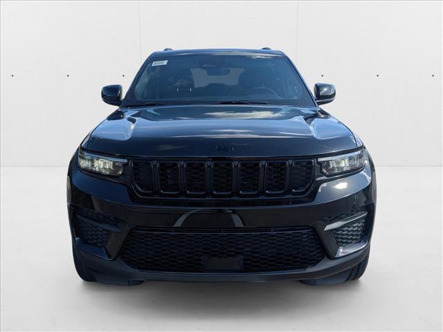 New 2025 Jeep Grand Cherokee Altitude image 6