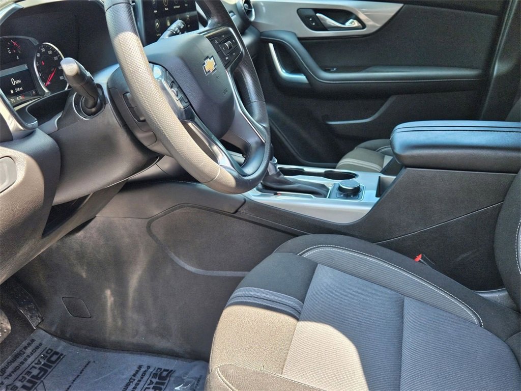 Used 2025 Chevrolet Blazer LT w/ Driver Confidence Package image 14