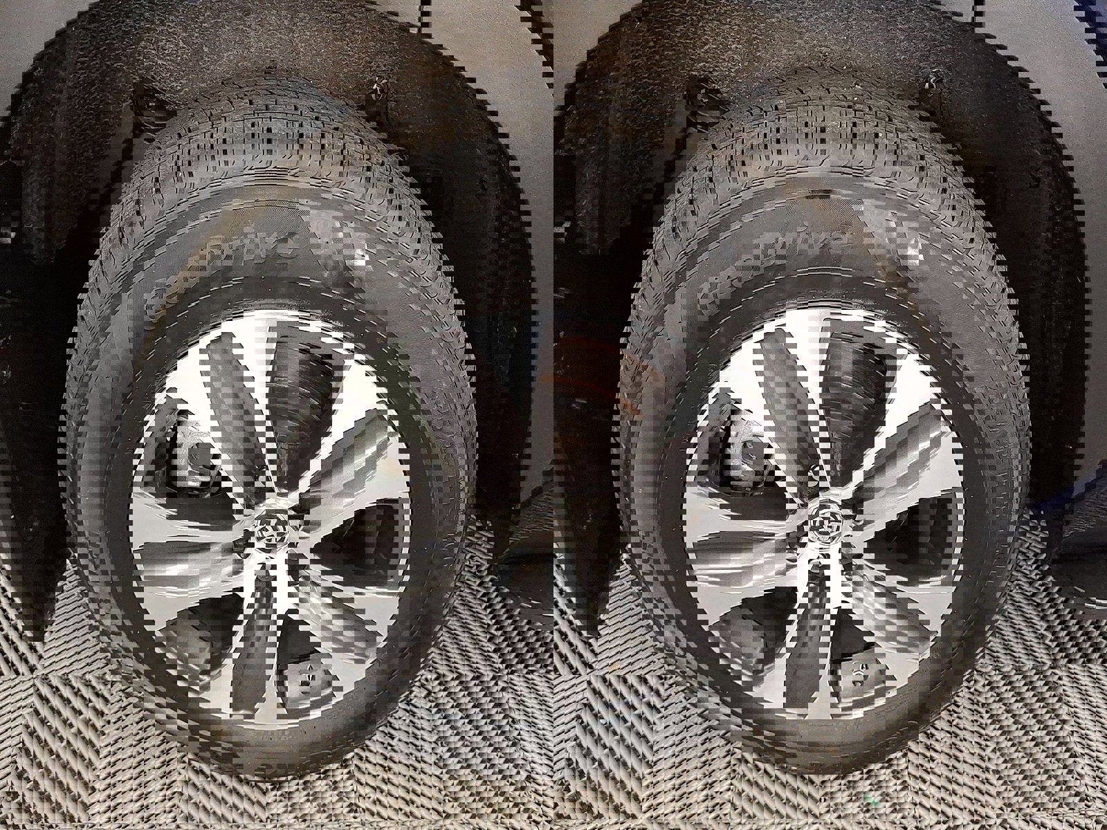 Used 2022 Toyota Highlander XLE image 27