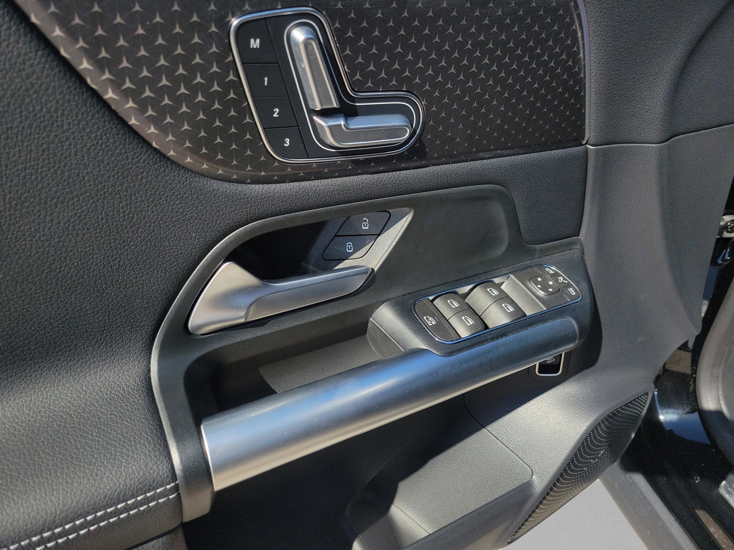 Certified 2025 Mercedes-Benz GLA 250 image 16