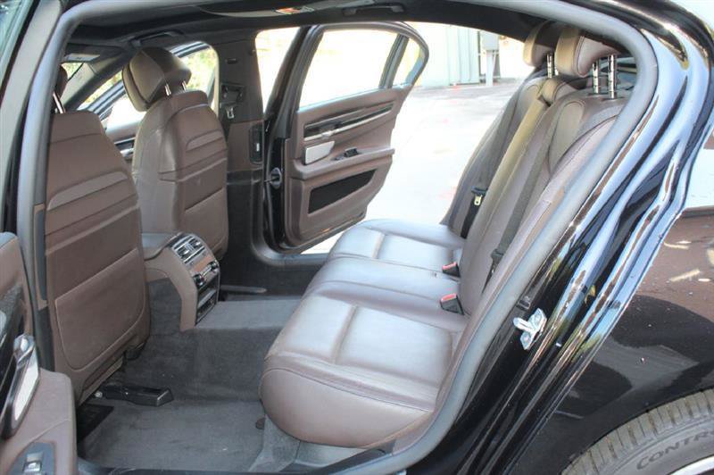 Used 2013 BMW 750Li xDrive AWD/4WD image 9