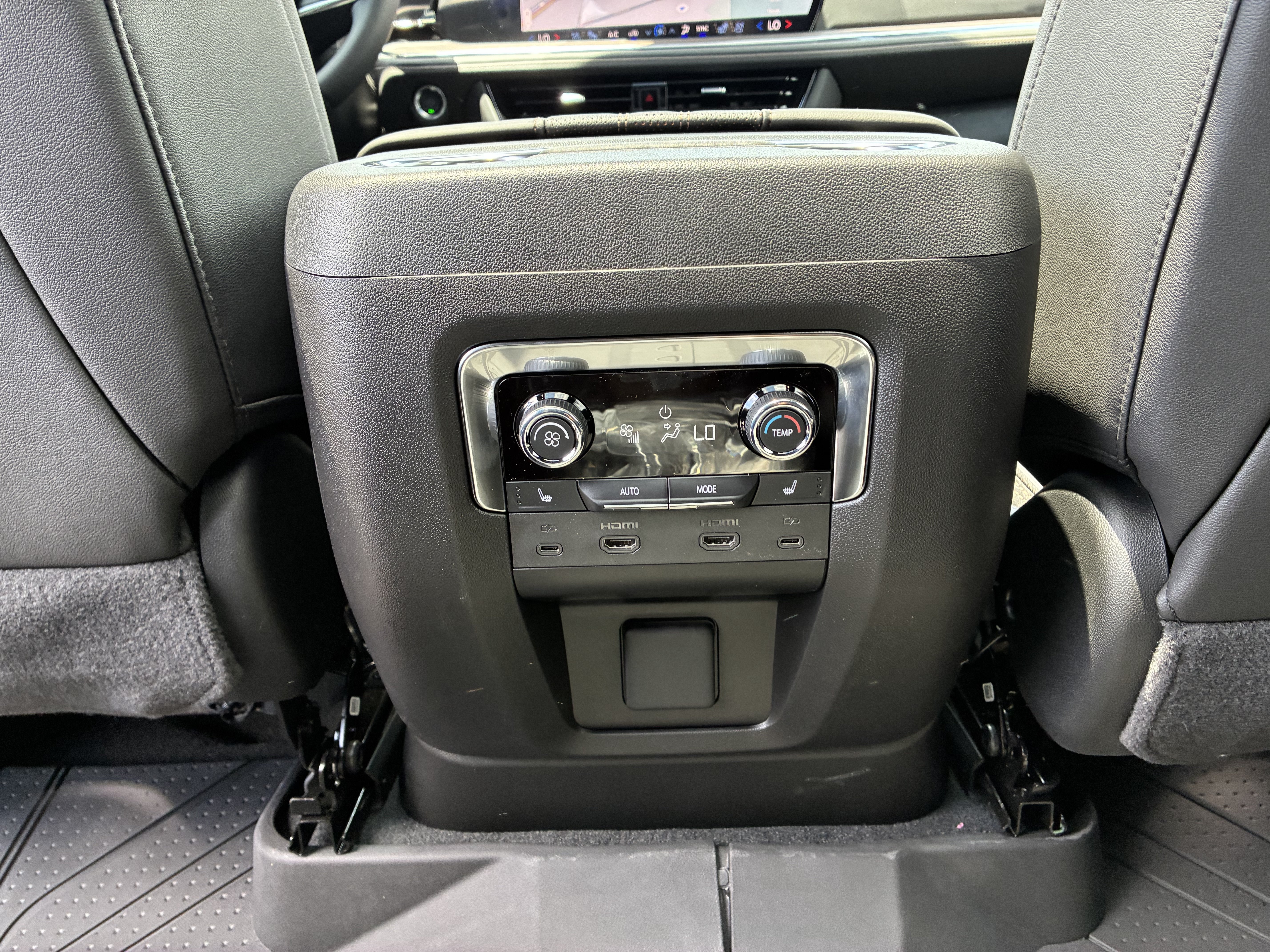 New 2026 Chevrolet Tahoe High Country AWD/4WD image 18