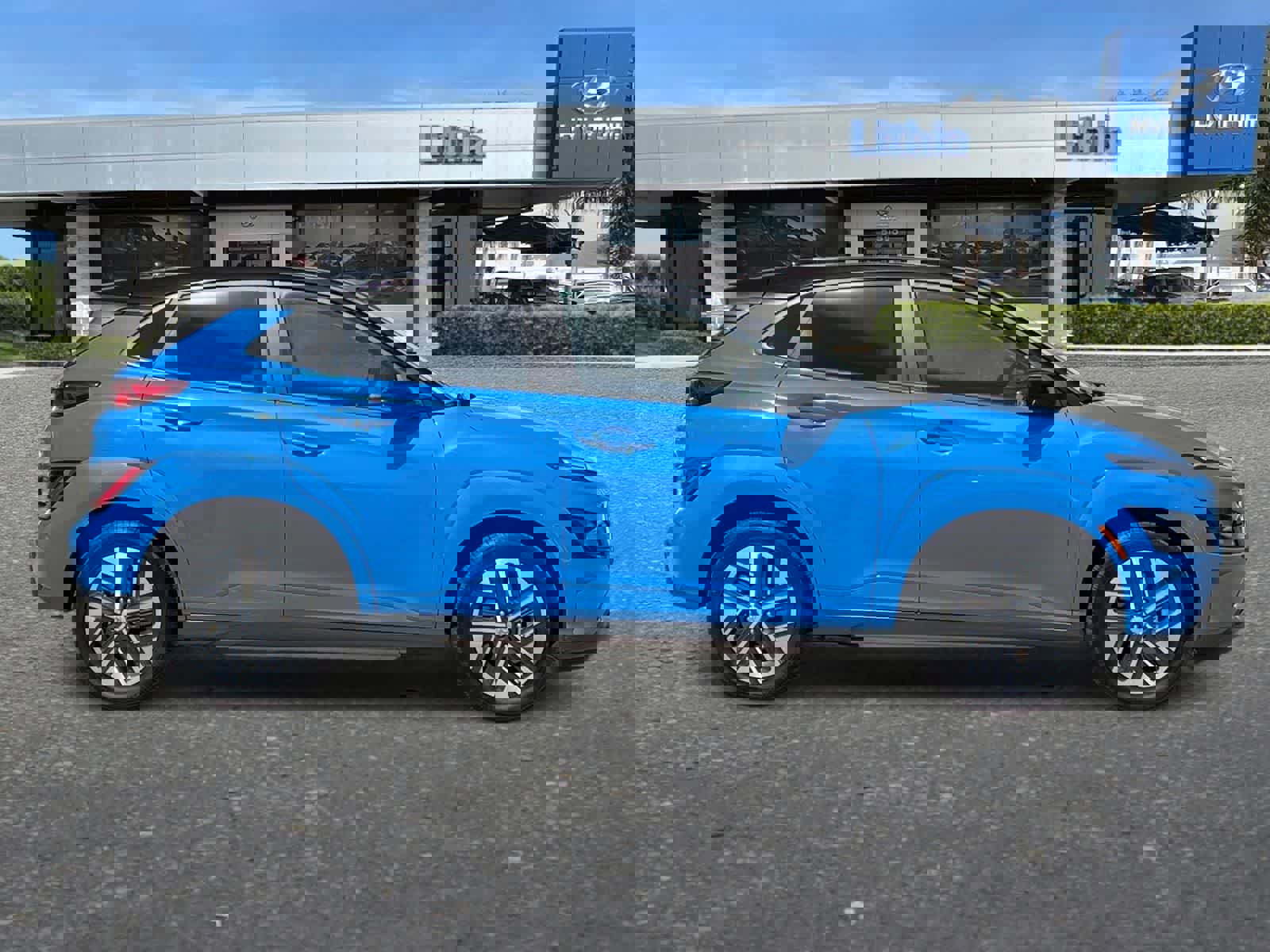 Used 2022 Hyundai Kona SEL image 9