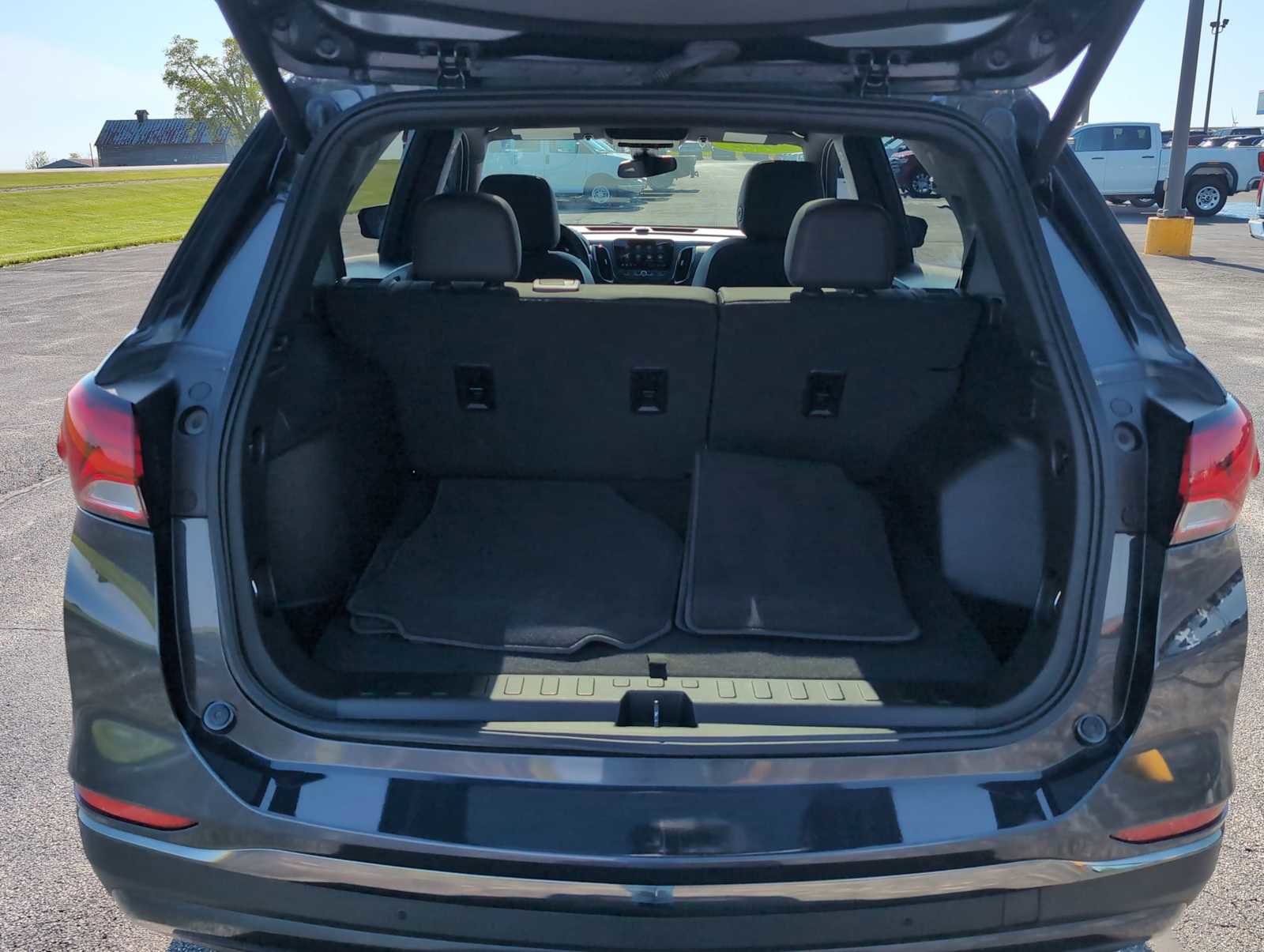 Used 2022 Chevrolet Equinox RS w/ Infotainment Package AWD/4WD image 28