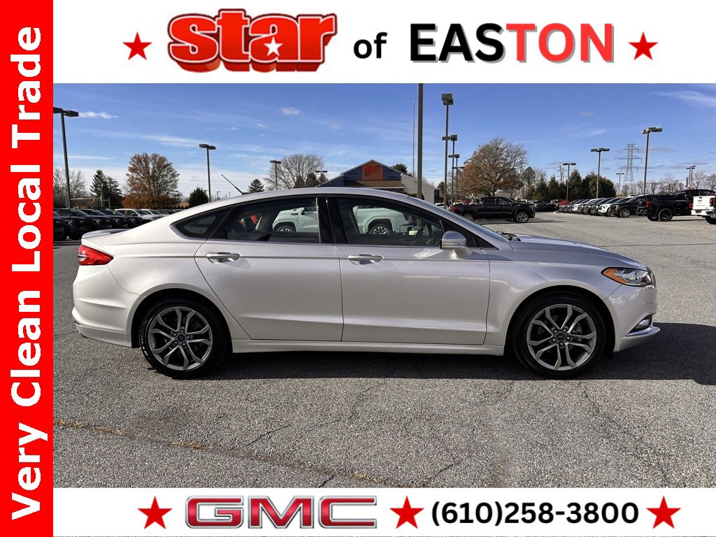Used 2017 Ford Fusion SE w/ Equipment Group 201A image 3