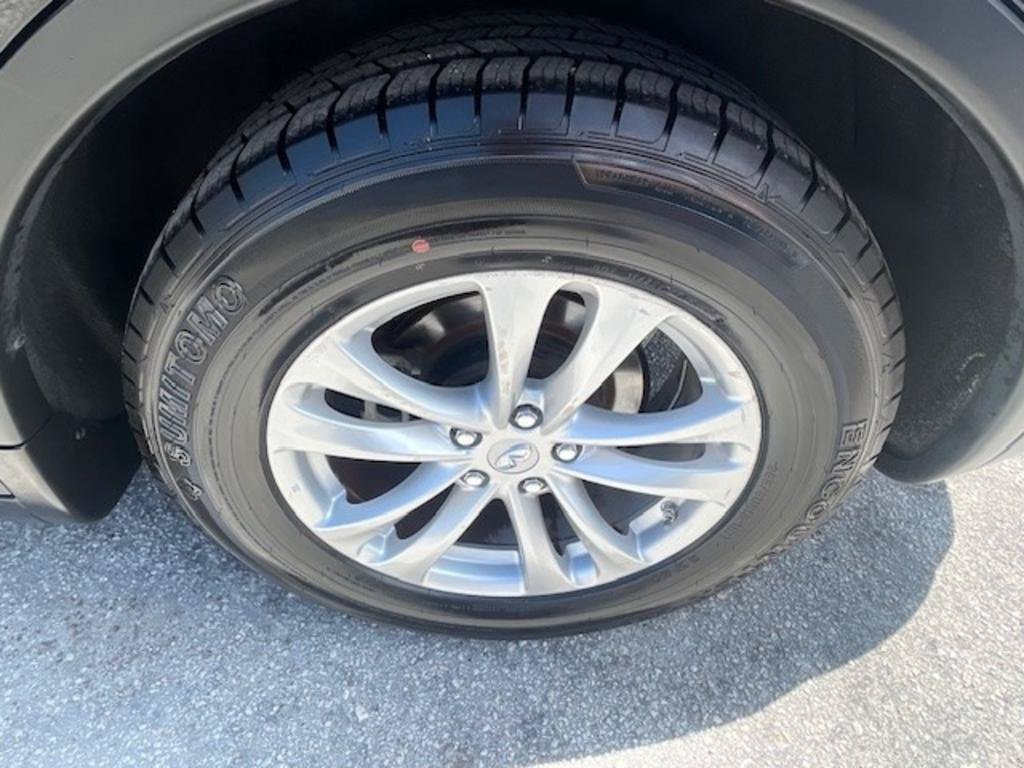Used 2017 INFINITI QX70 2WD image 12