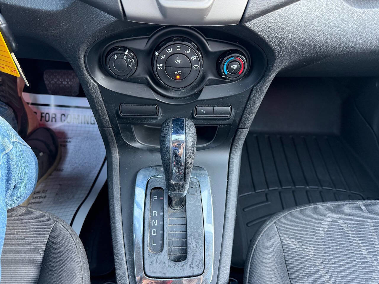 Used 2013 Ford Fiesta SE image 15