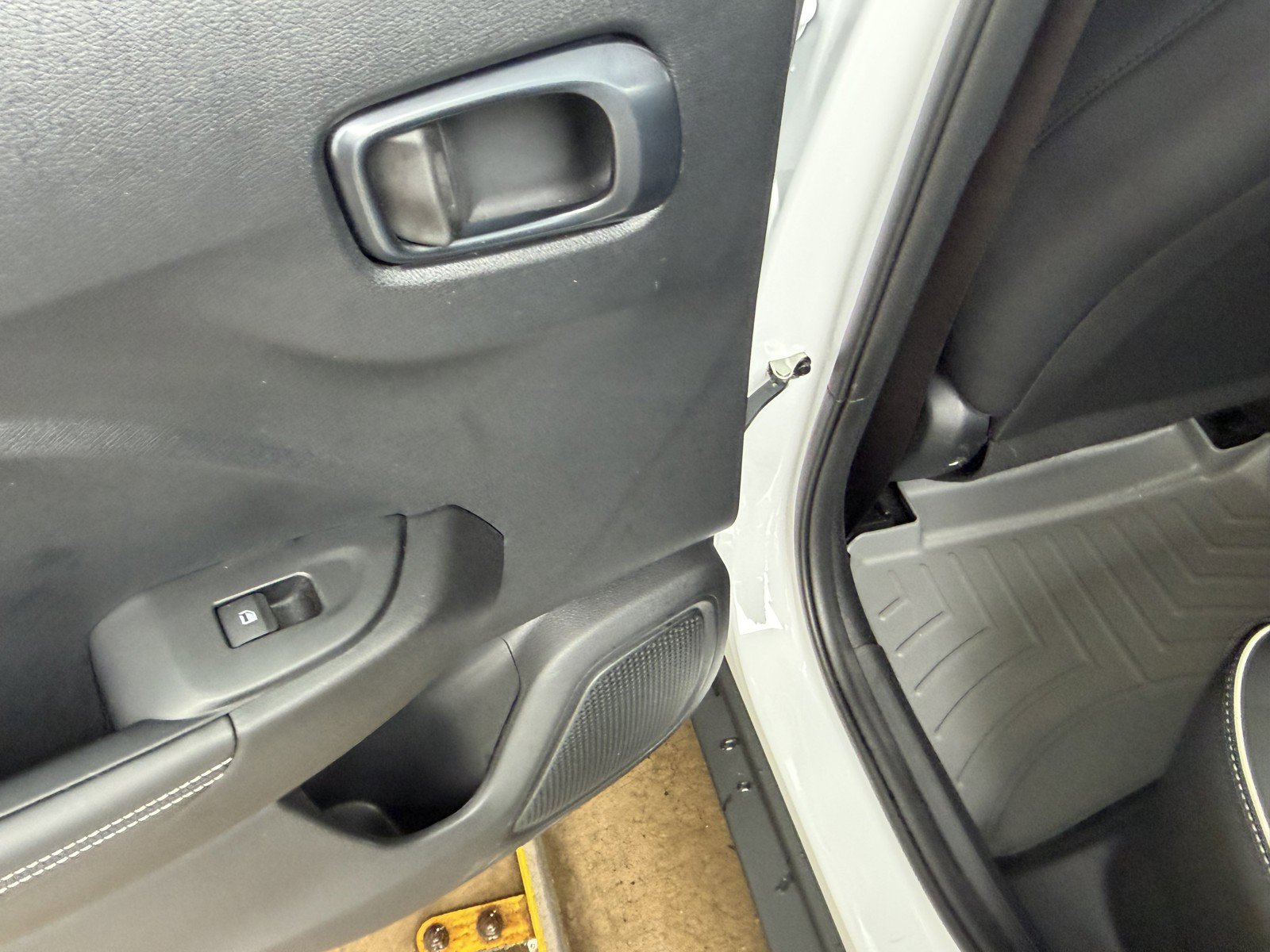 Used 2025 Hyundai Venue Limited FWD image 27