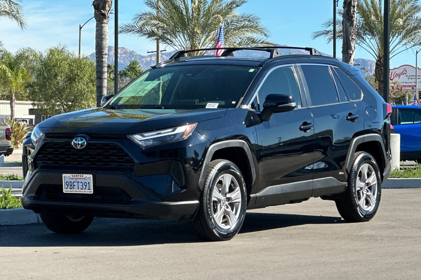 Used 2022 Toyota RAV4 XLE w/ Convenience Package image 8