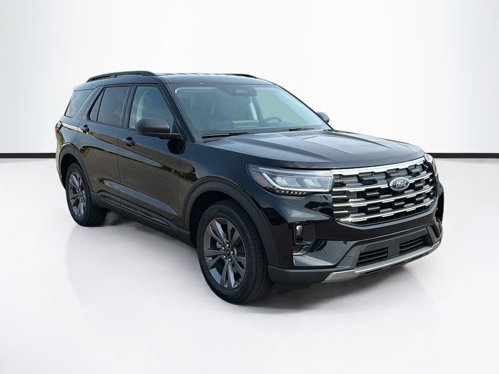Used 2026 Ford Explorer Active w/ Active Comfort Package AWD/4WD image 3