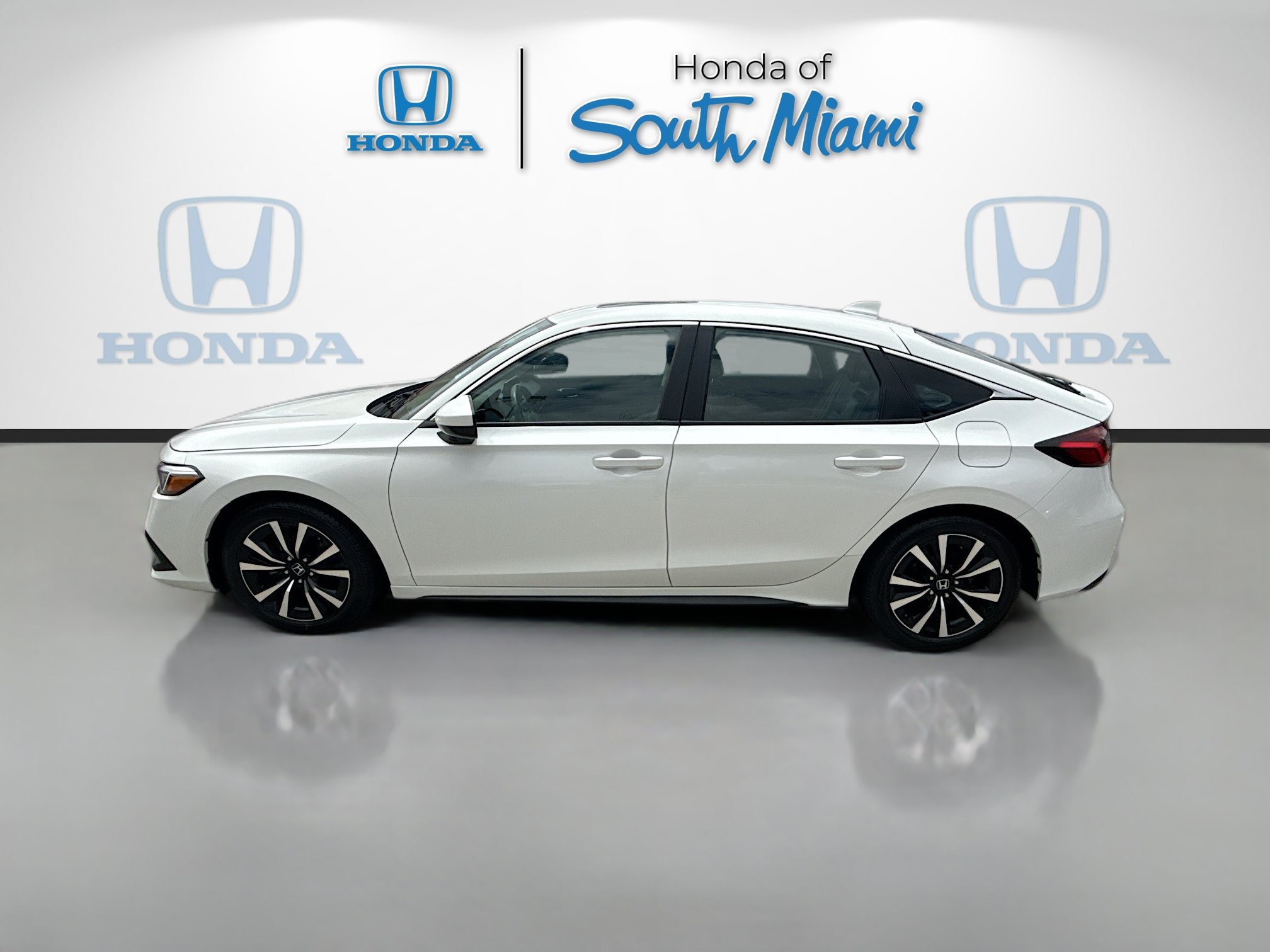 Certified 2024 Honda Civic EX-L image 4