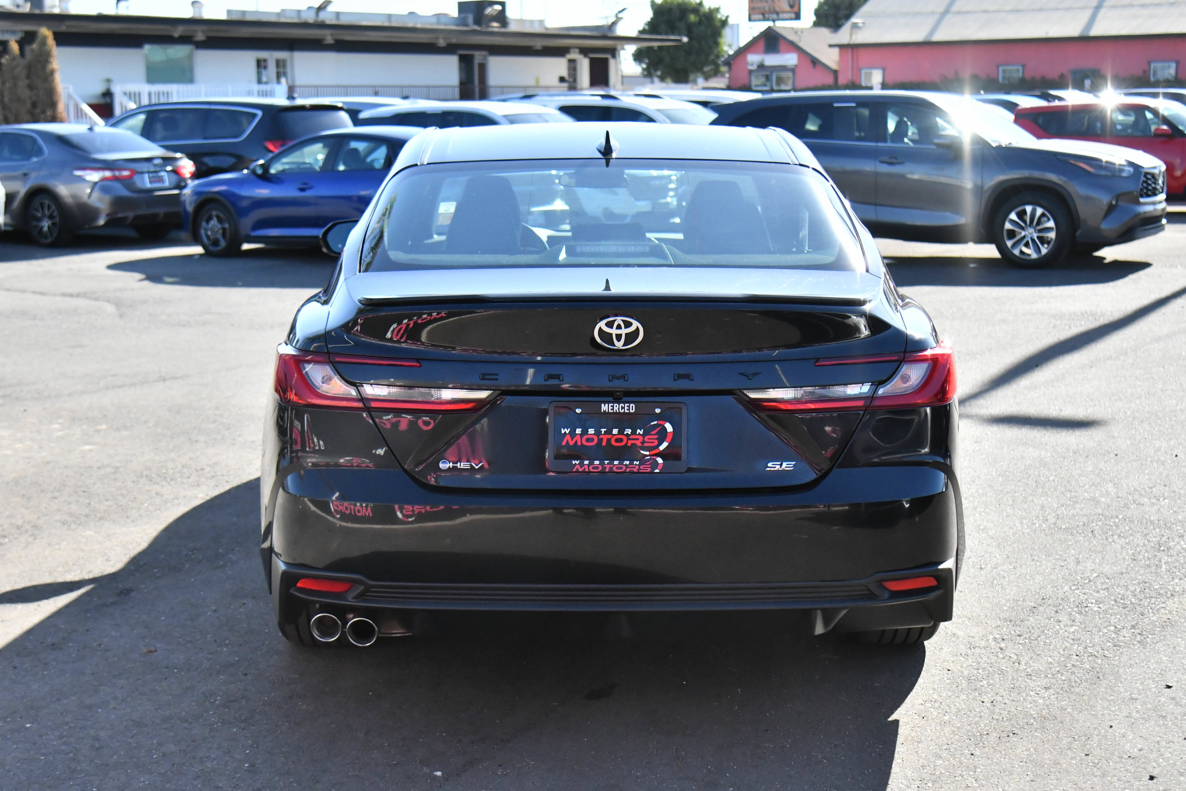 Used 2025 Toyota Camry SE FWD image 7