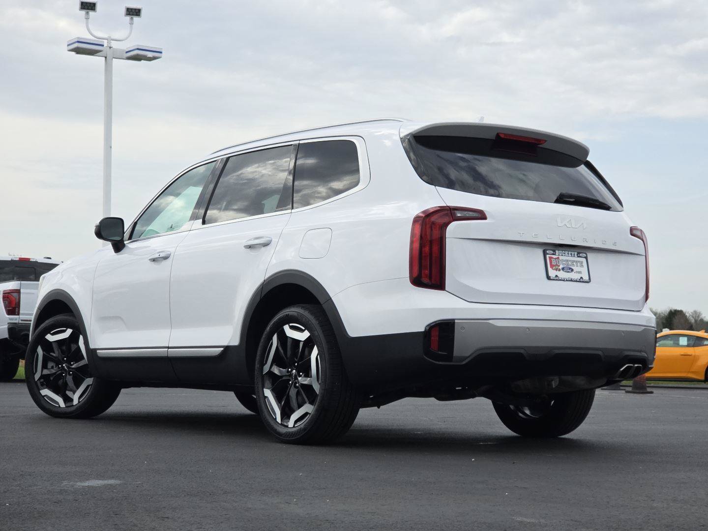 Used 2025 Kia Telluride S FWD image 18
