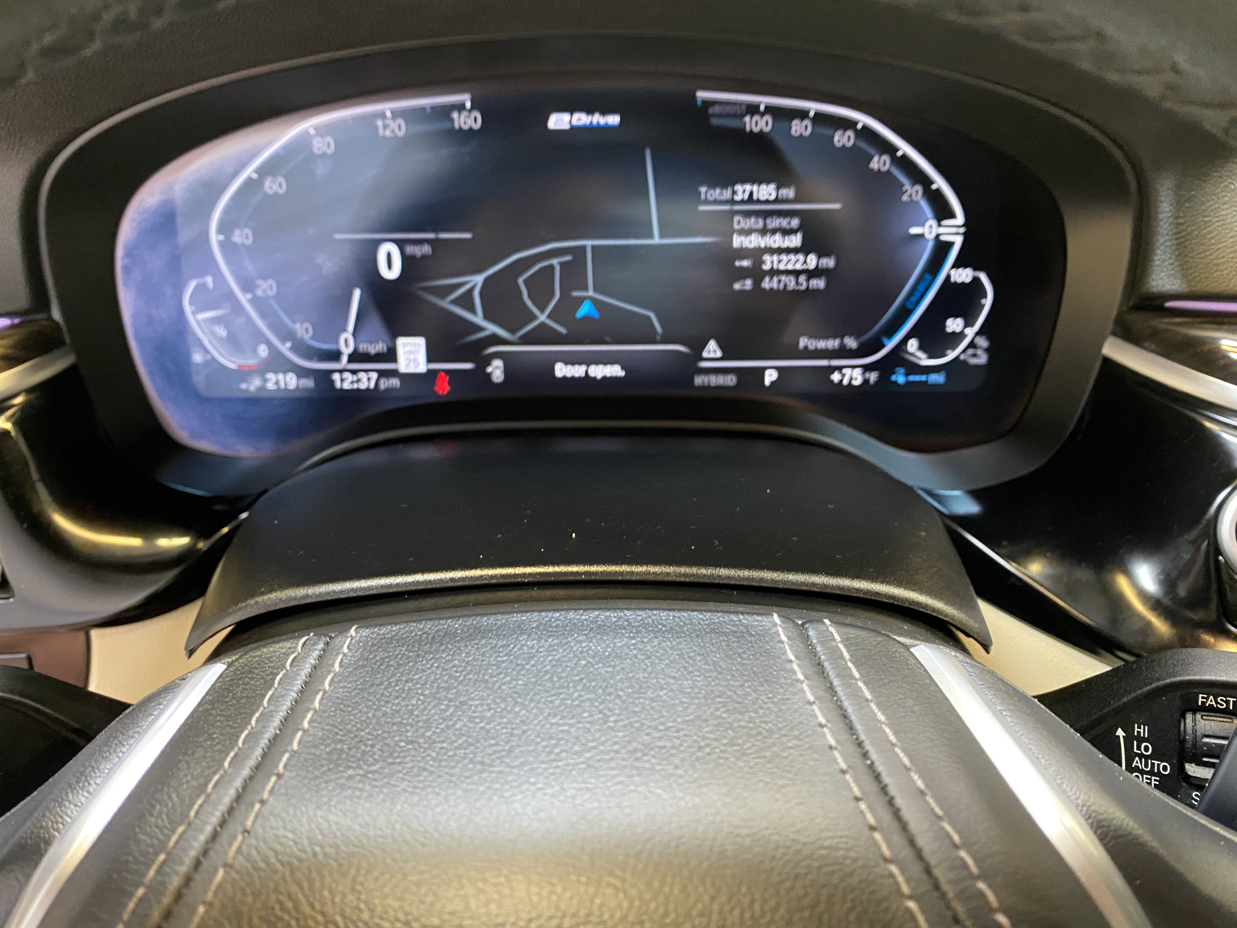 Used 2023 BMW 530e w/ Premium Package image 37