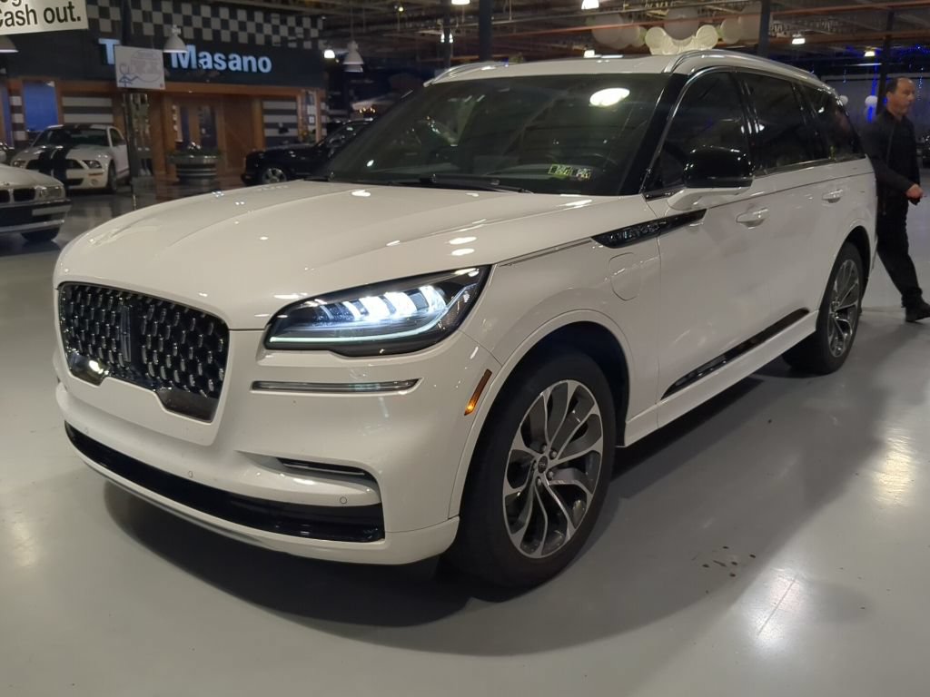 Used 2023 Lincoln Aviator Grand Touring w/ Elements Package Plus AWD/4WD image 1