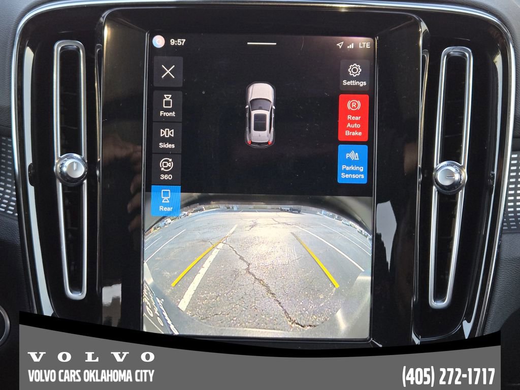 Certified 2023 Volvo XC40 B5 Plus w/ Driver Assist Package AWD/4WD image 17