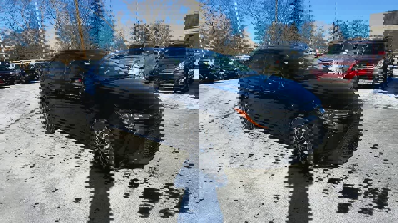 Used 2022 Toyota Corolla LE image 2