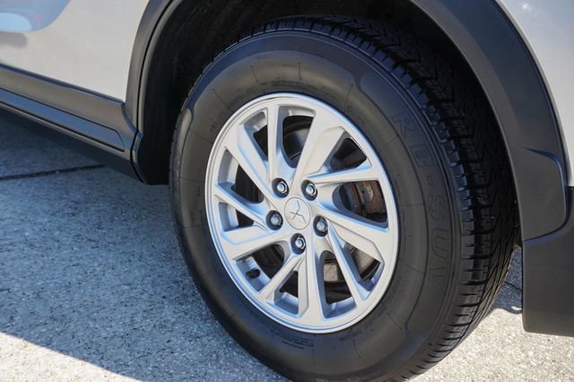 Used 2019 Mitsubishi Eclipse Cross ES FWD image 9