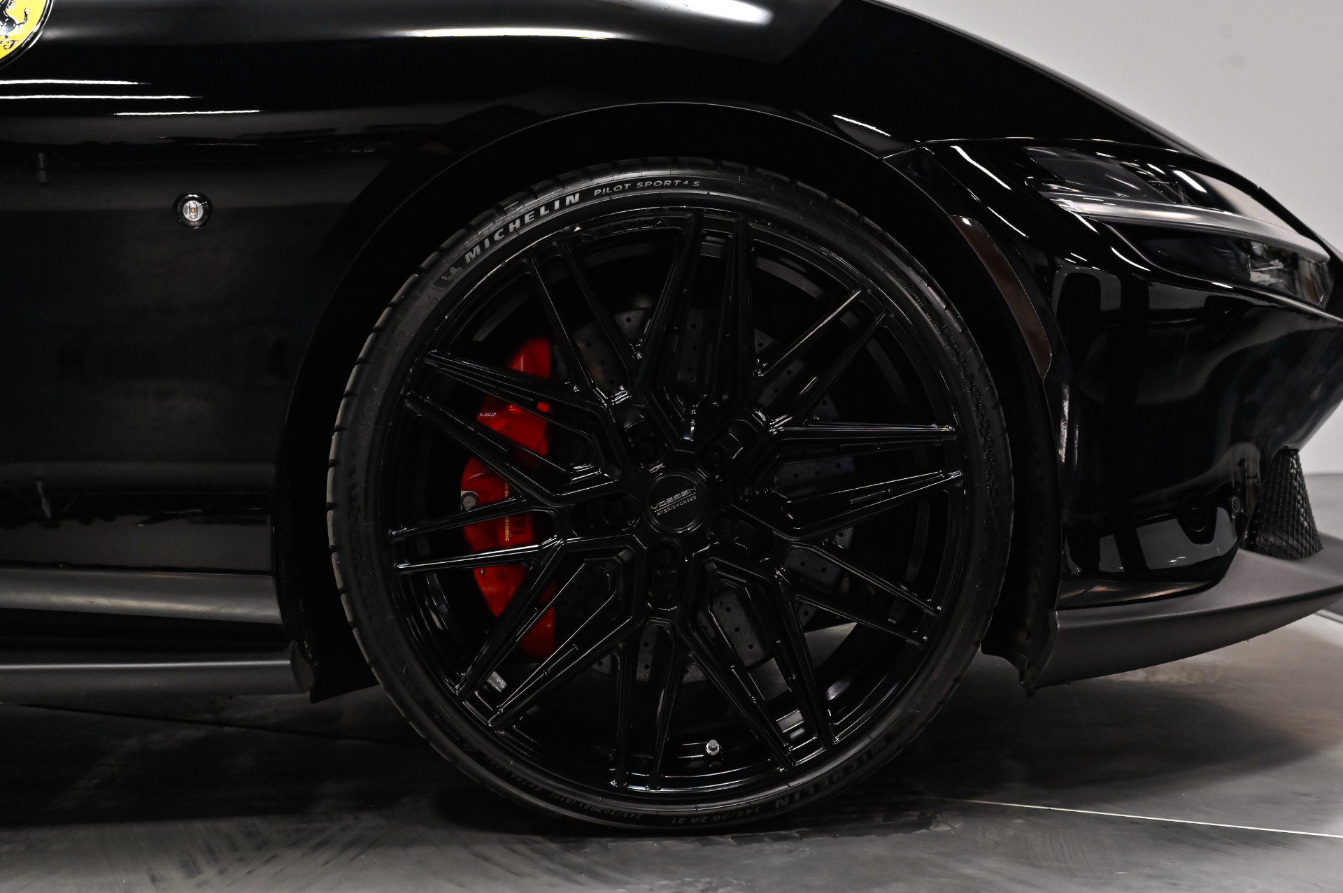 Used 2022 Ferrari Roma RWD image 23