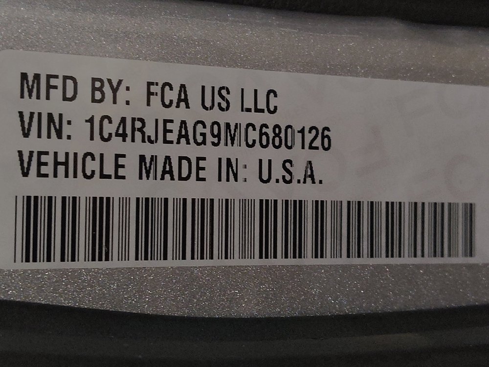Used 2021 Jeep Grand Cherokee Laredo RWD image 33