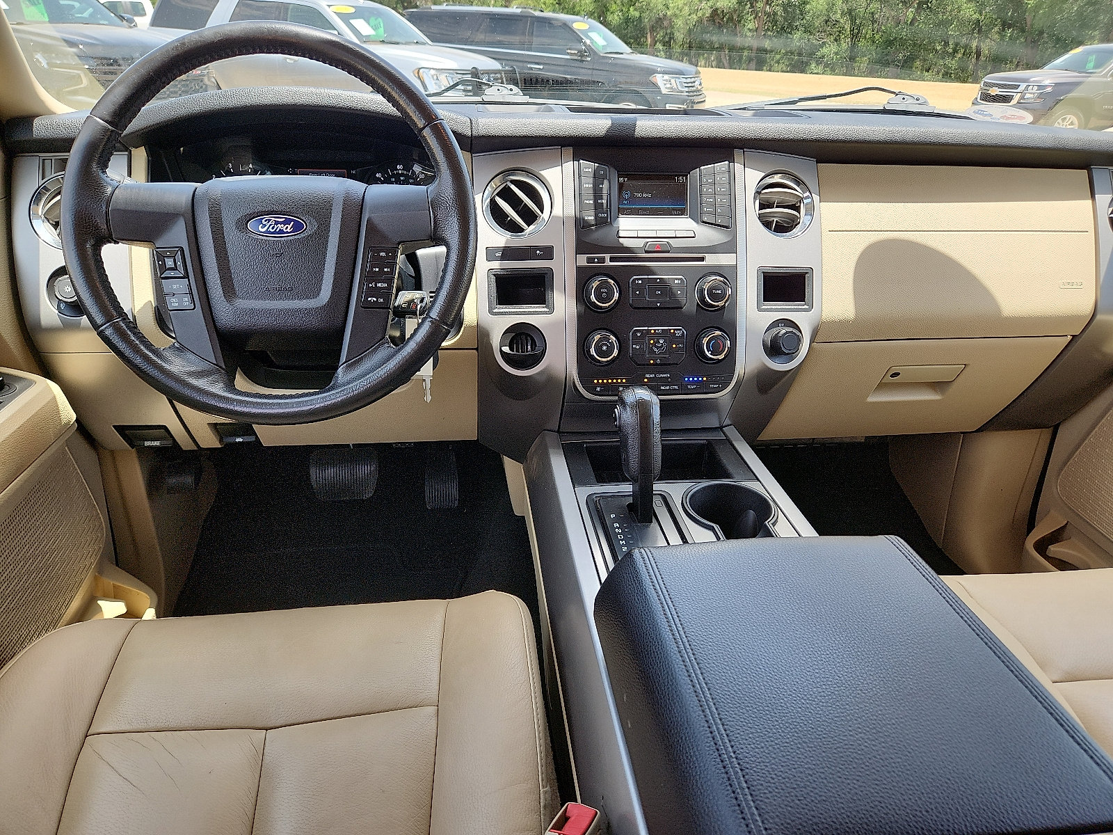 Used 2016 Ford Expedition XLT w/ Equipment Group 201A RWD image 12