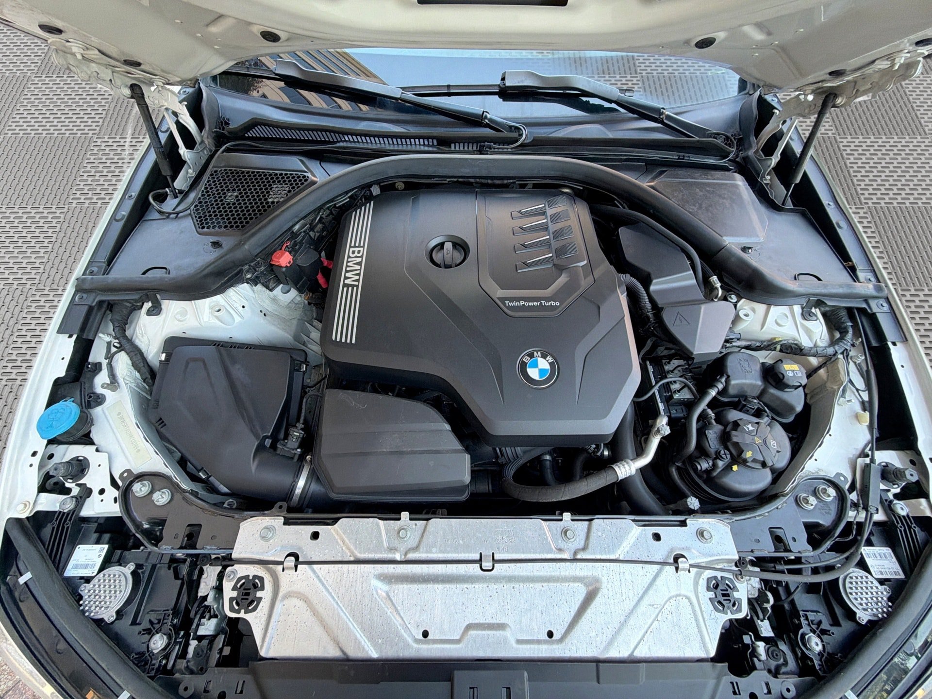 Used 2022 BMW 330i xDrive Sedan w/ Premium Package AWD/4WD image 18