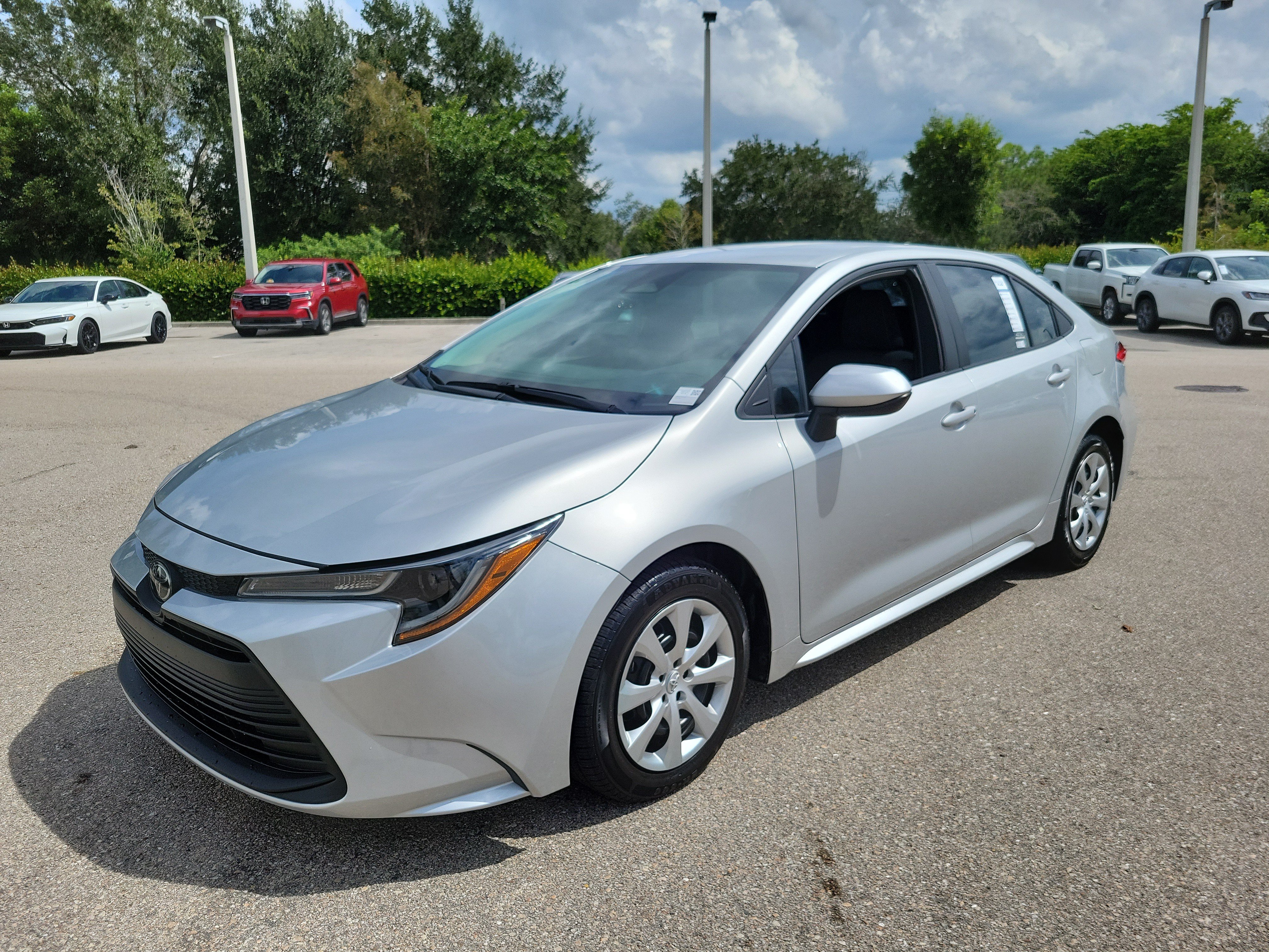 Used 2023 Toyota Corolla LE FWD image 8