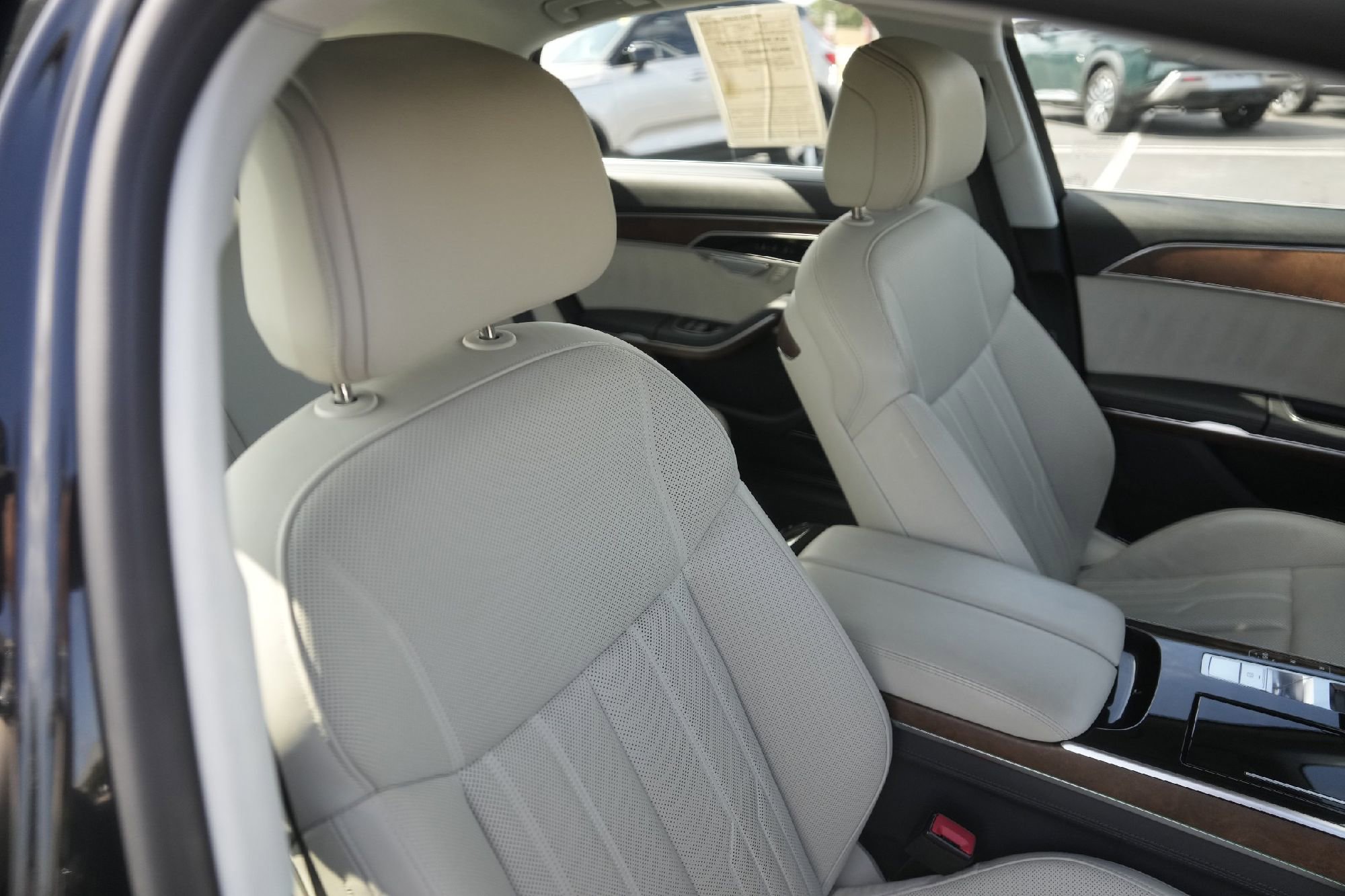 Certified 2022 Audi A8 L 3.0T image 23