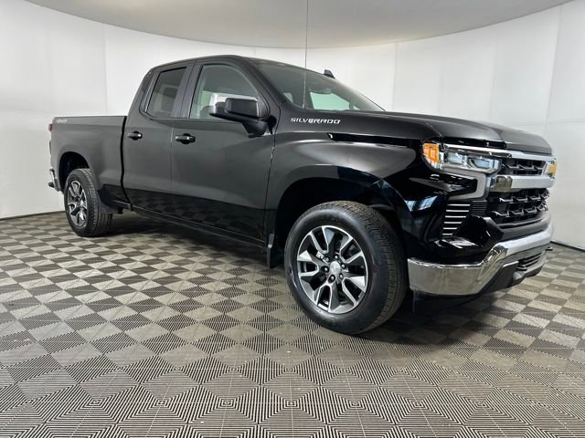 Used 2022 Chevrolet Silverado 1500 LT image 2